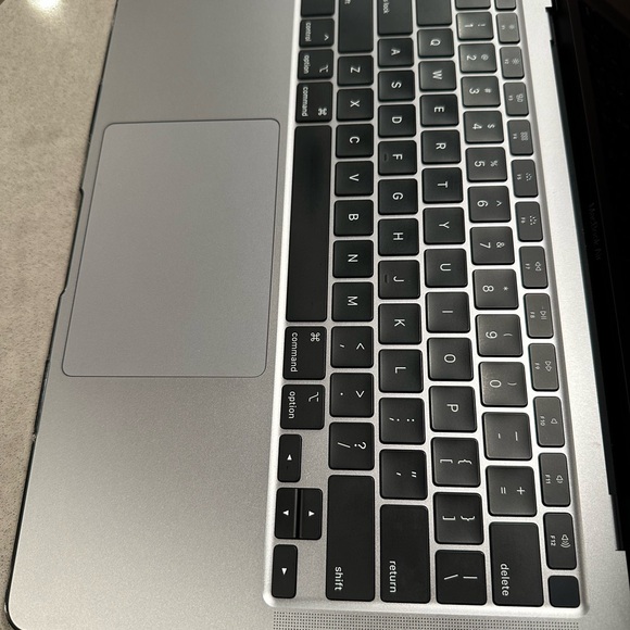 MacBook Air 13 inch Like New - Picture 2 of 14
